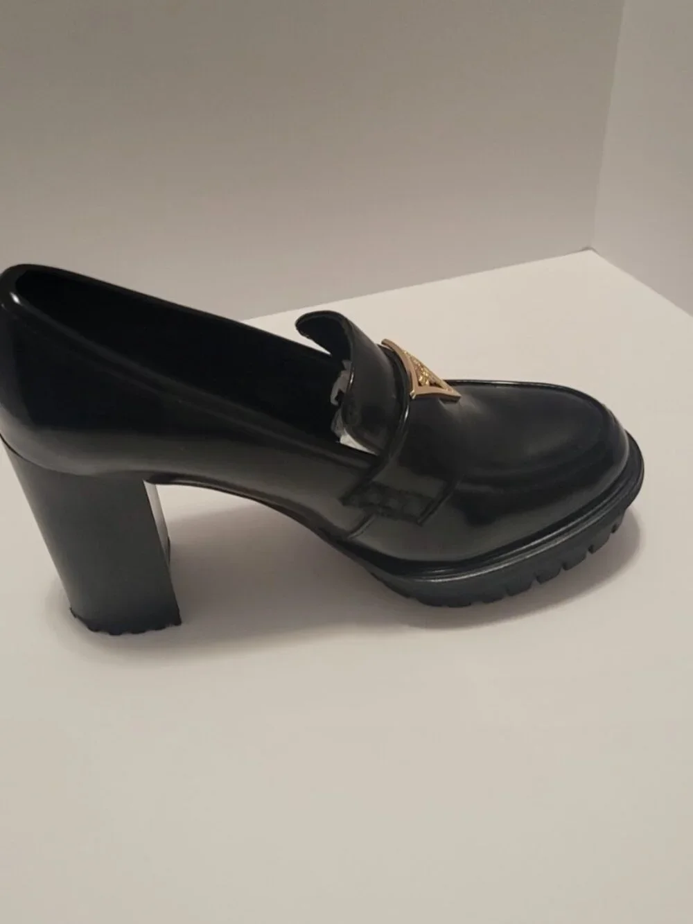 Guess Platform Chunk Heels